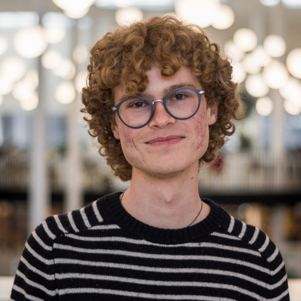 1. Carlos Fitton Gómez 